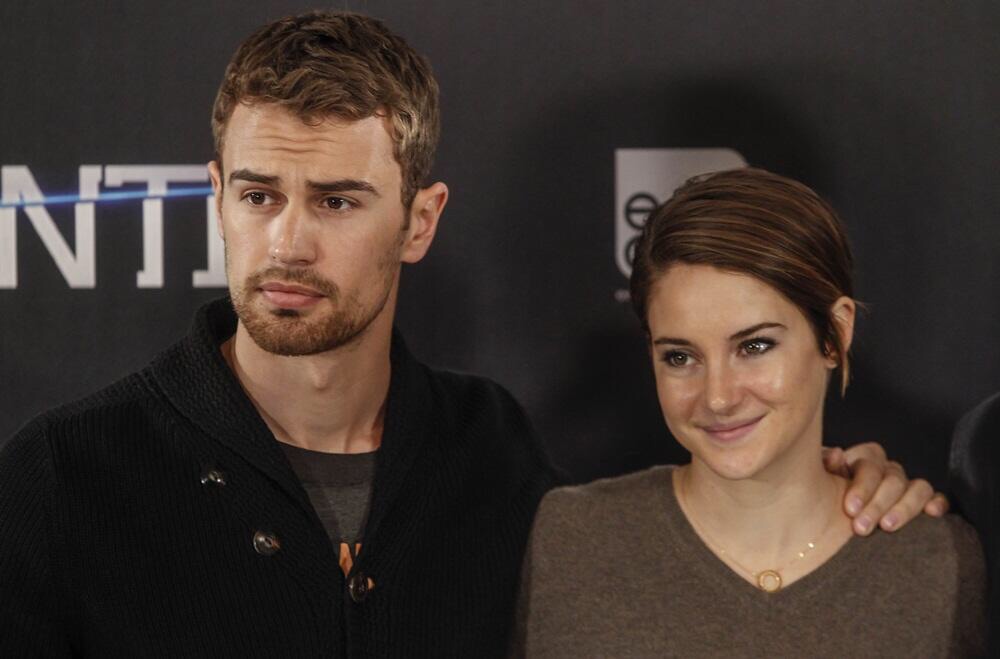 Gallery: Divergent Madrid Premiere Photocall (4.3.14)