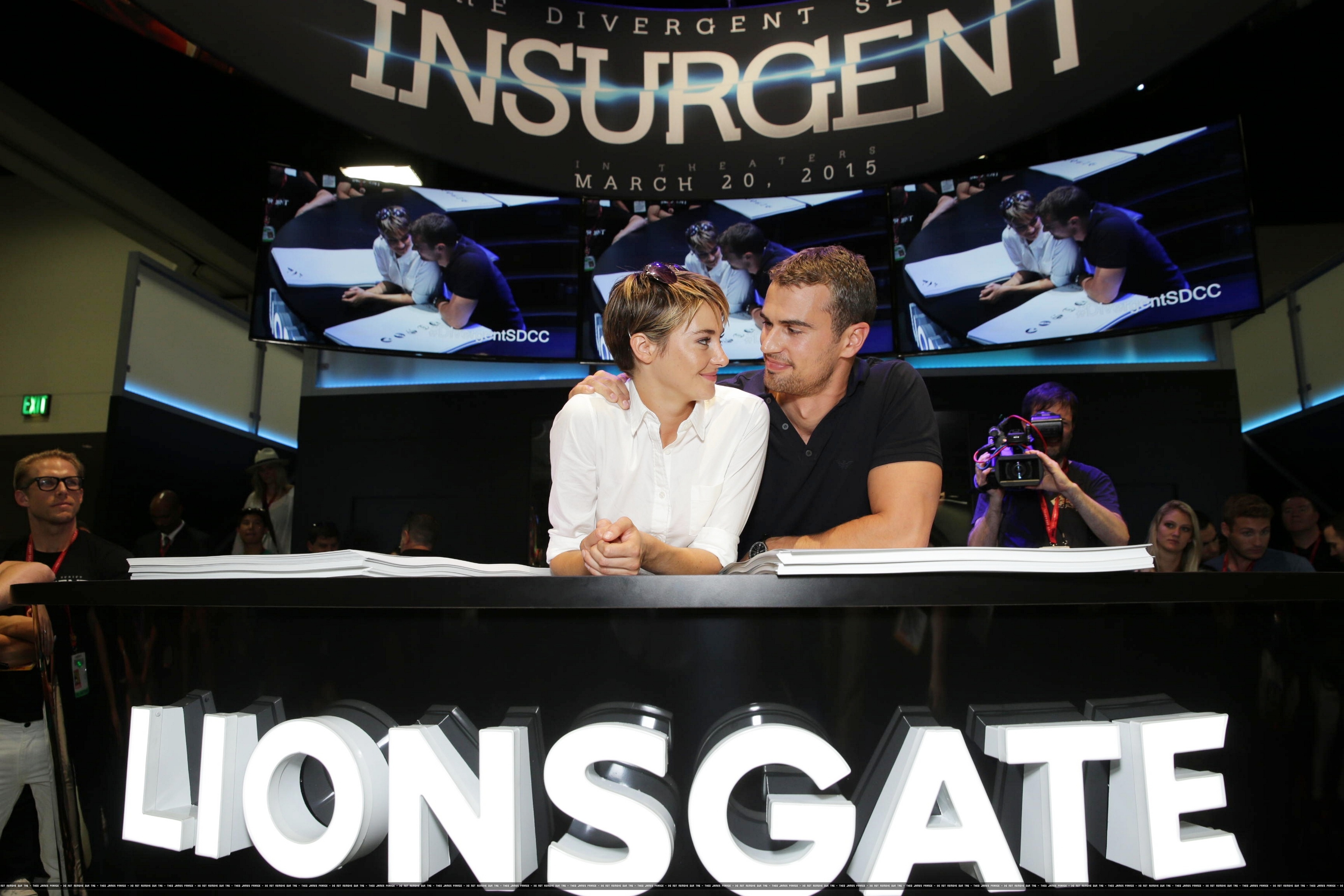 Watch: Tiger Beat Coverage from Comic Con 2014 Features Theo and Shailene Signing Autographs
