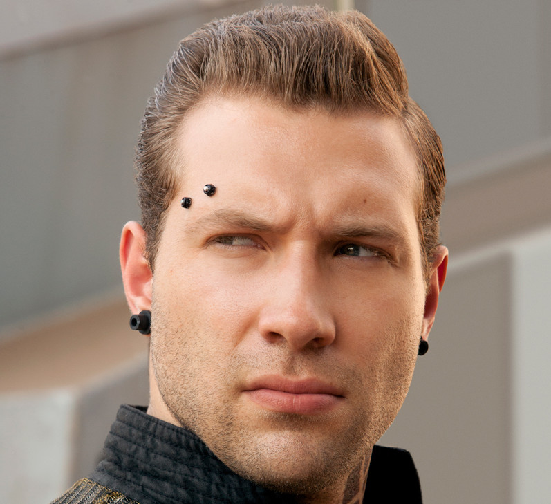 EXCLUSIVE: Insurgent Fansite Photo of Jai Courtney as Eric