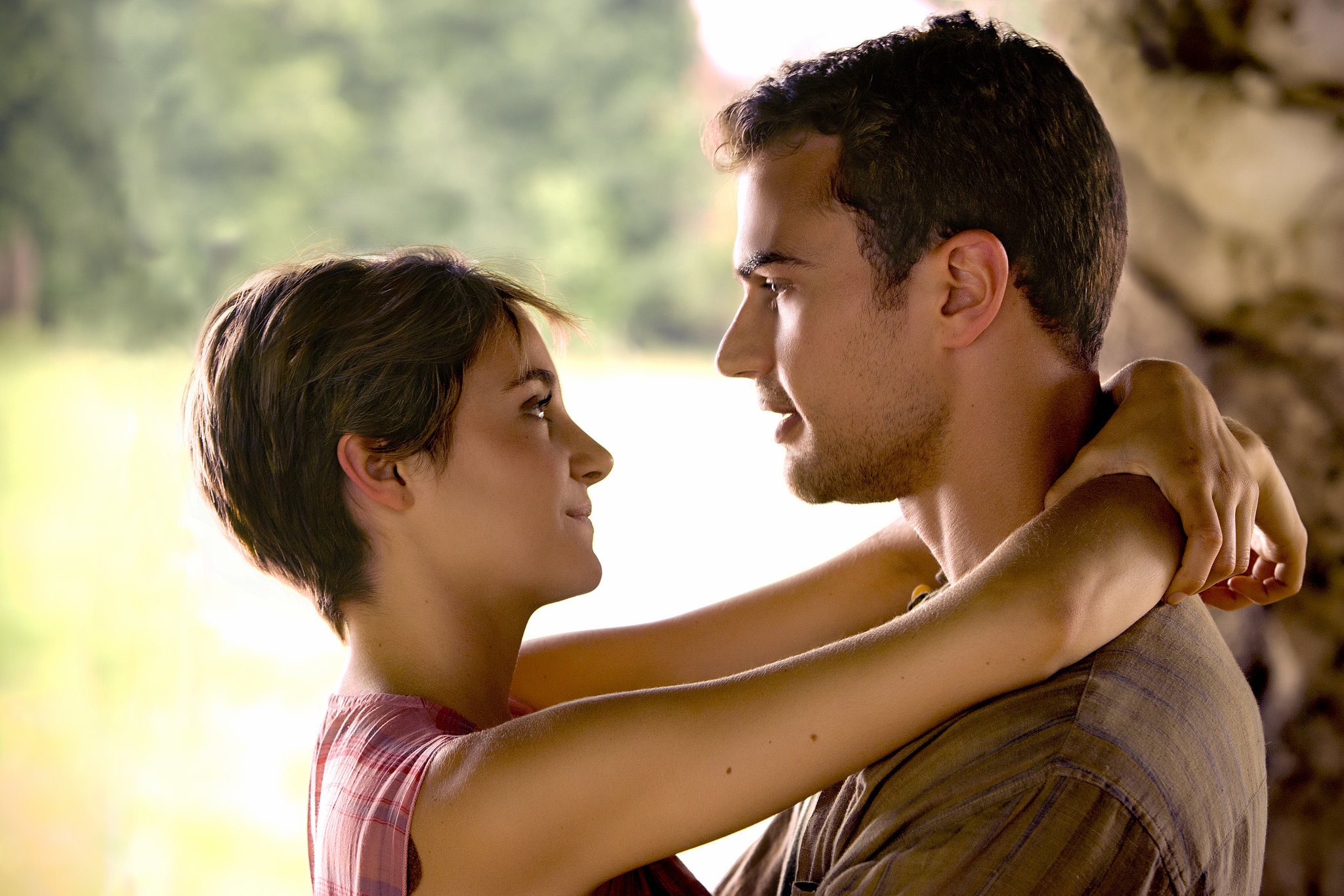 Theo James and Shailene Woodley Excited To Reunite For ‘Insurgent’