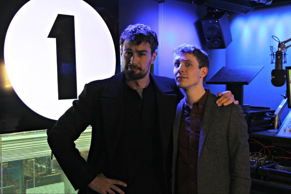 Listen: Theo James on BBC Radio 1 ‘Matt Edmonson Show’ Spoofs Divergent