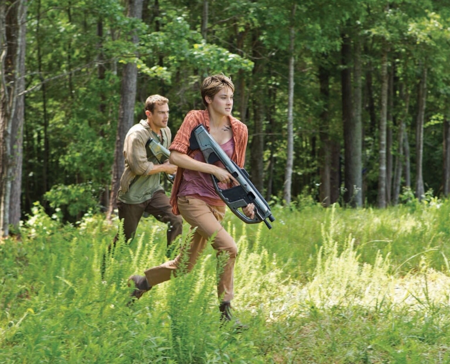 SCANS: Insurgent on ‘American Cinematographer’ Magazine (April 2015 Issue)